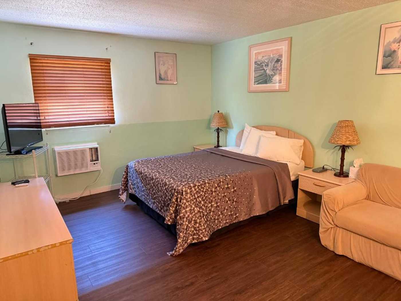 Standard Queen Room at The Floridian Inn